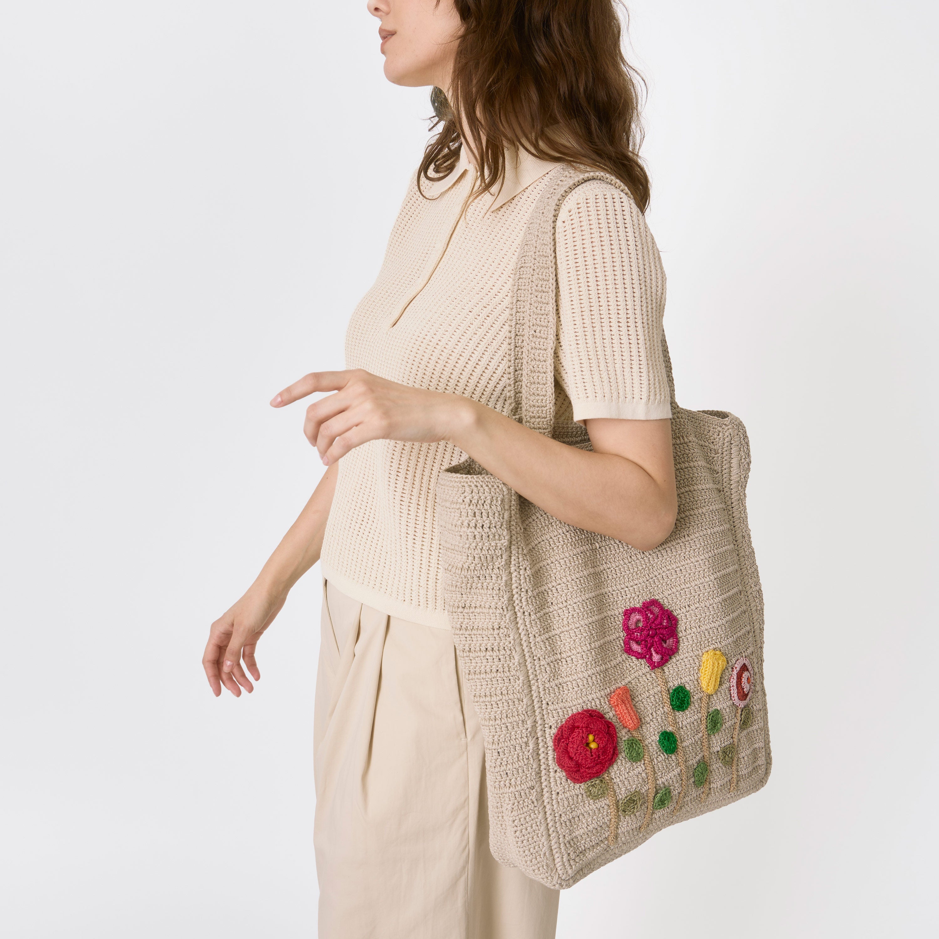The Sak Lanie Market Tote - Hand Crochet - Flower Ecru