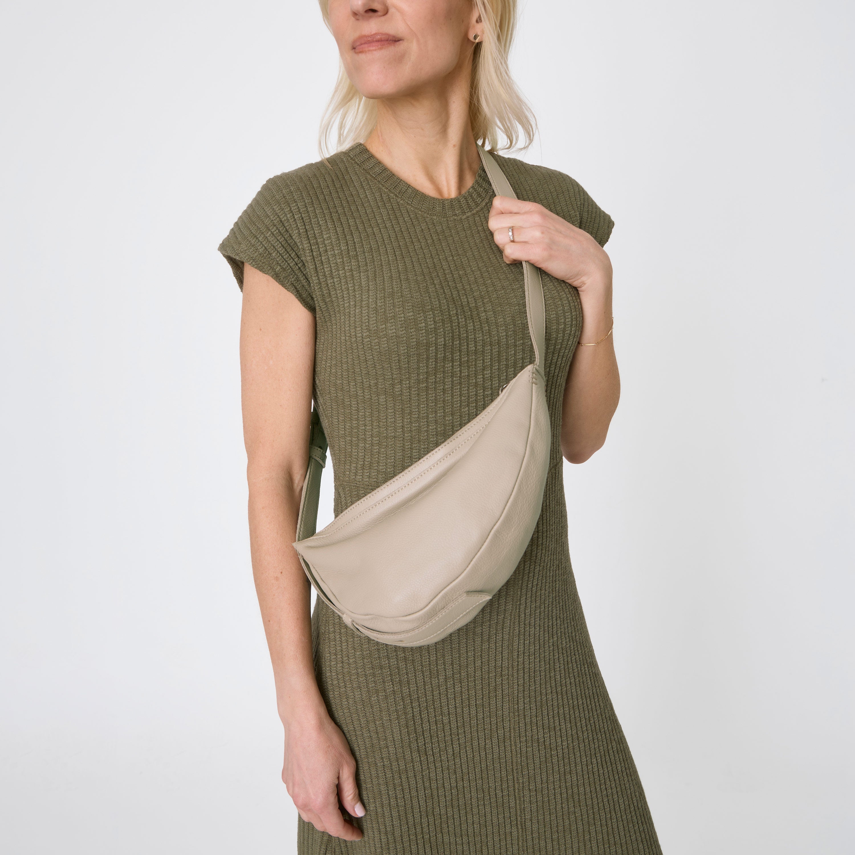 The Sak Tess Sling - Leather - Sand