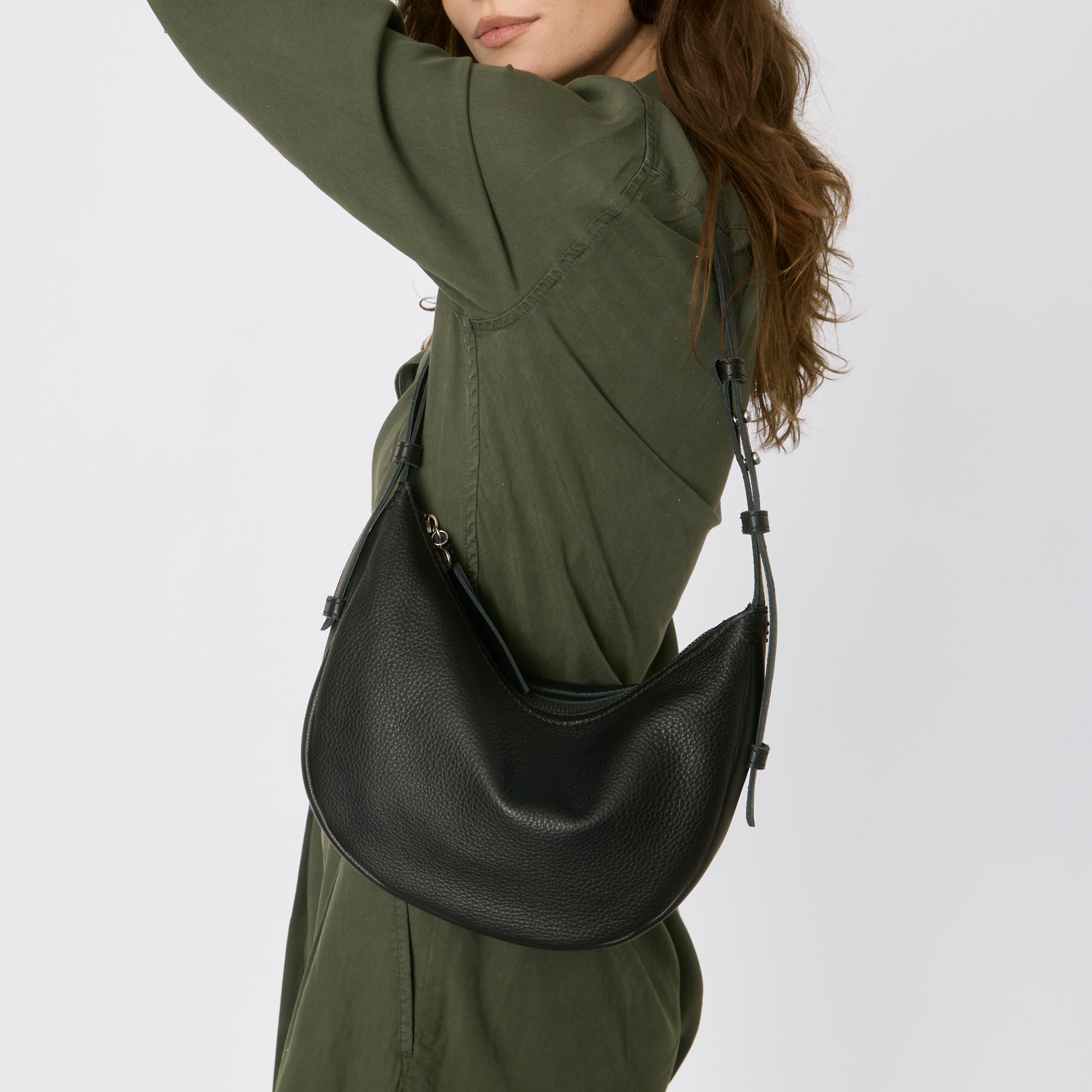 The Sak Tess Shoulder Bag - Leather - Black