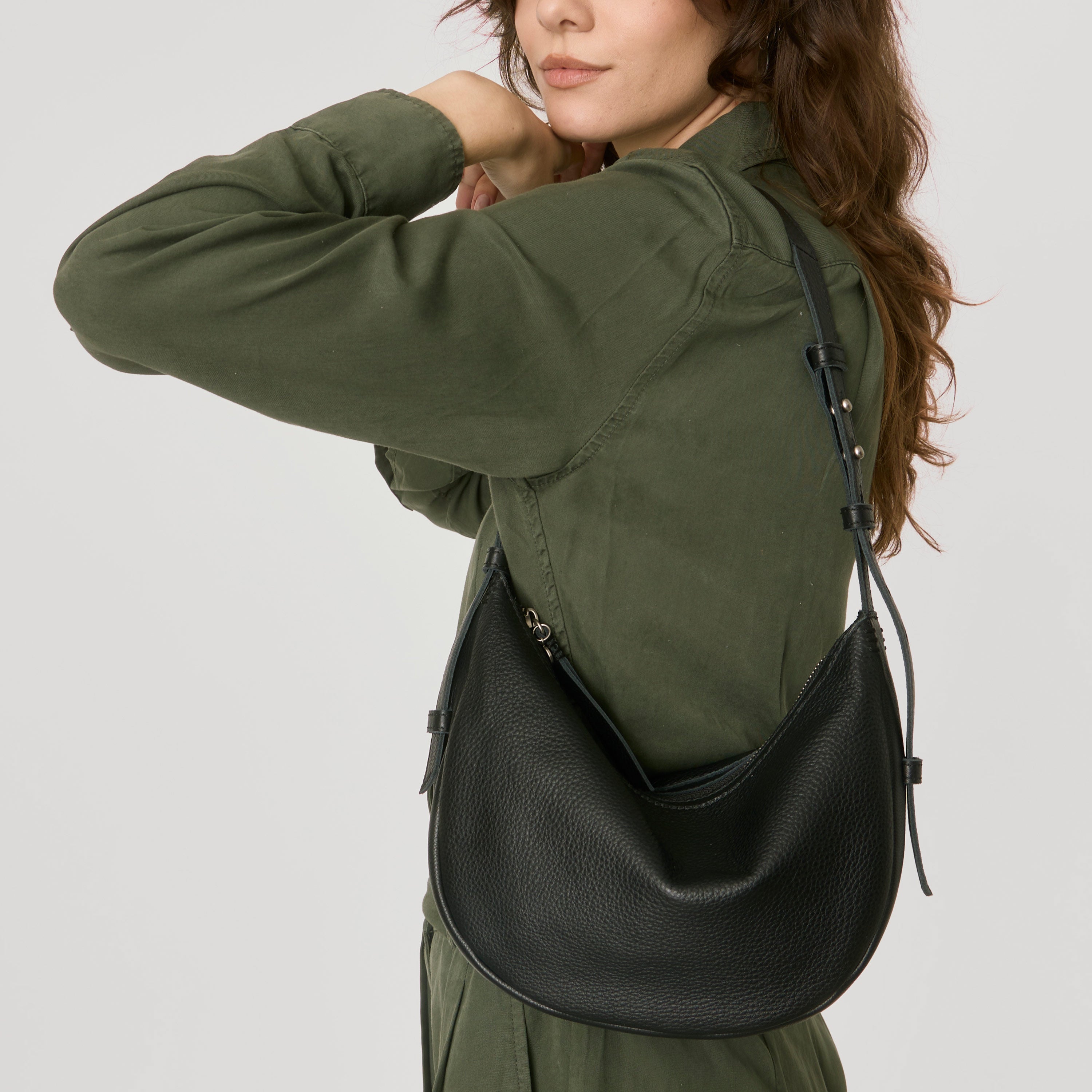 The Sak Tess Shoulder Bag - Leather - Black