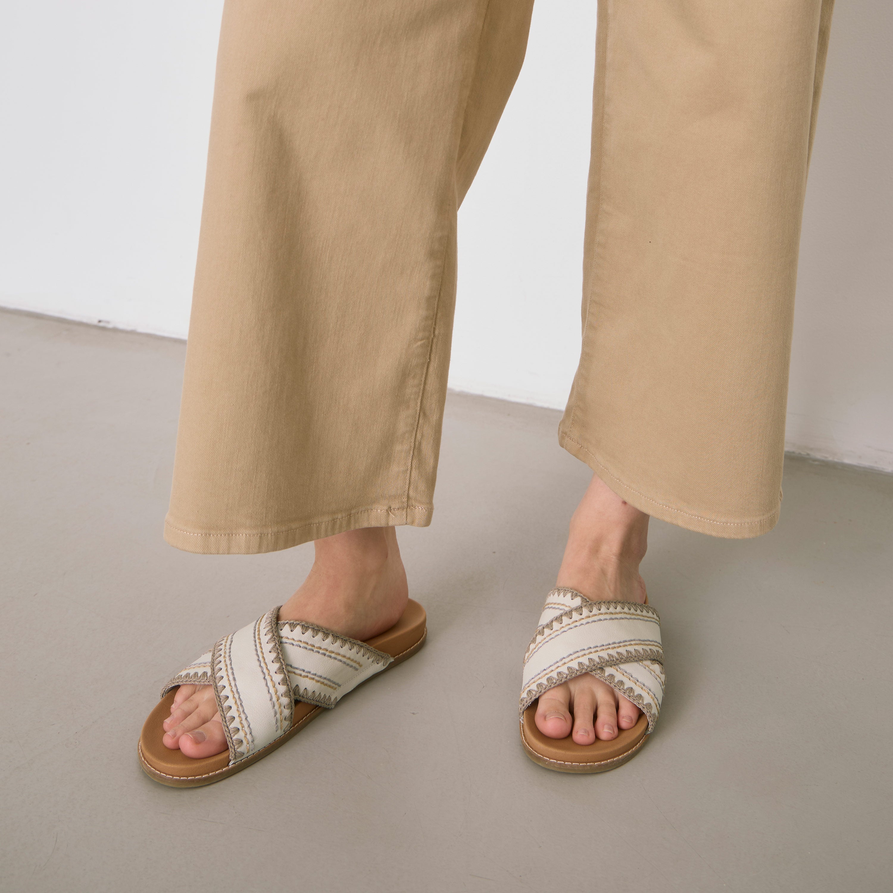The Sak Penelope Sandal - Leather - Stone Neutral Seminyak