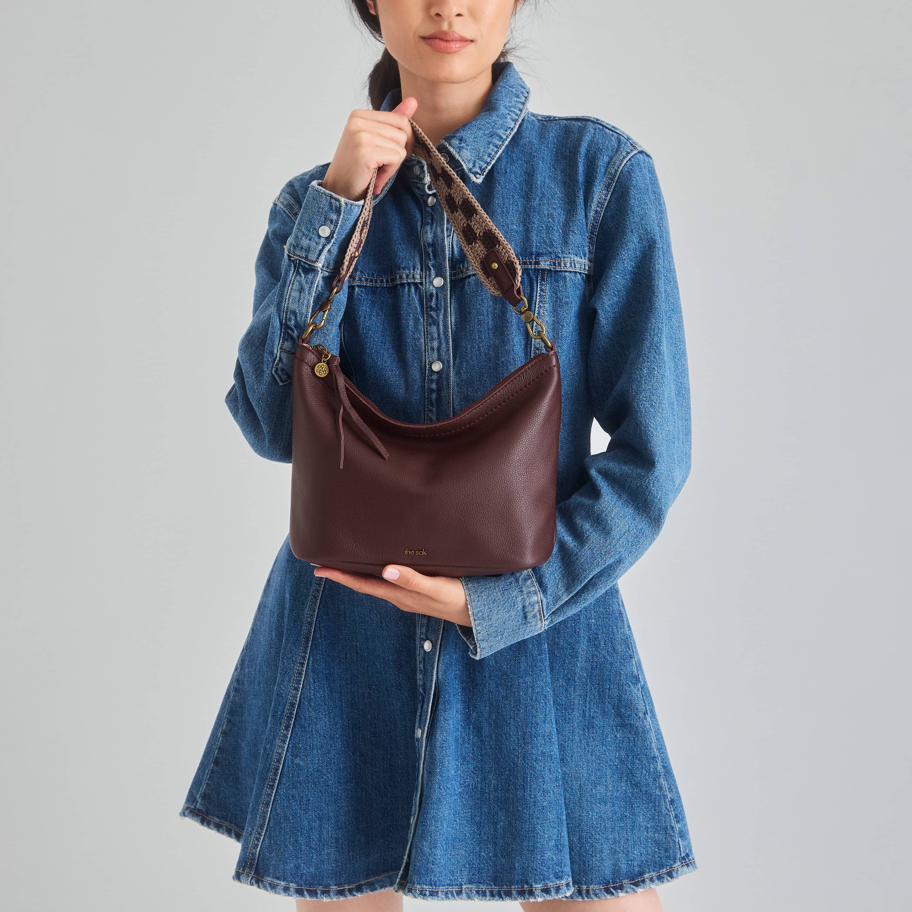 The Sak Jasmine Small Hobo - Leather - Mahogany